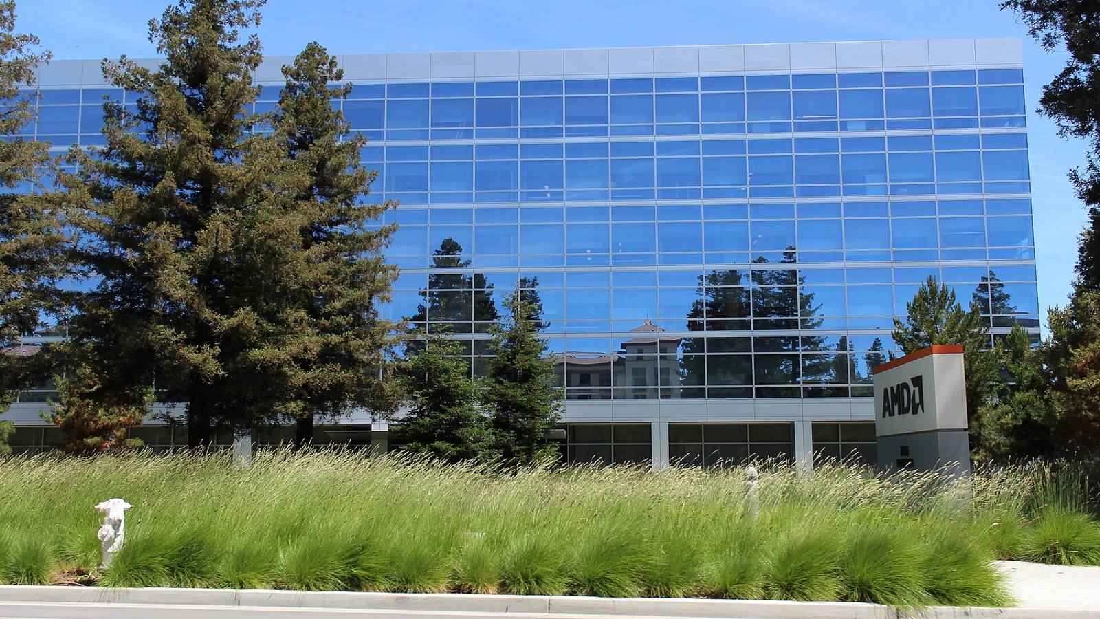 AMD is handing OpenAI and Meta up to 20% of the company to lock in their AI chip orders