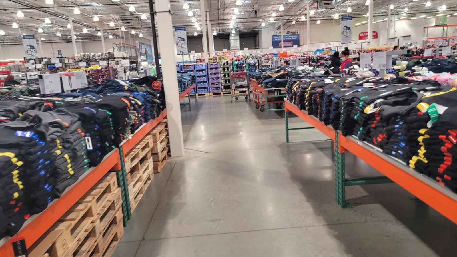 Costco's comparable sales accelerated in every geography while the rest of American retail slowed — and 92.2% of its members renewed
