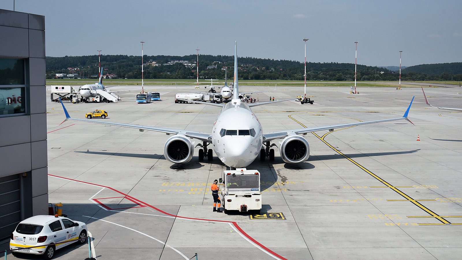 Flydubai co-pilot planned to crash flight FZ1073 into Ben Gurion airport, investigators believe — after Oman Air had already grounded him over extremist views