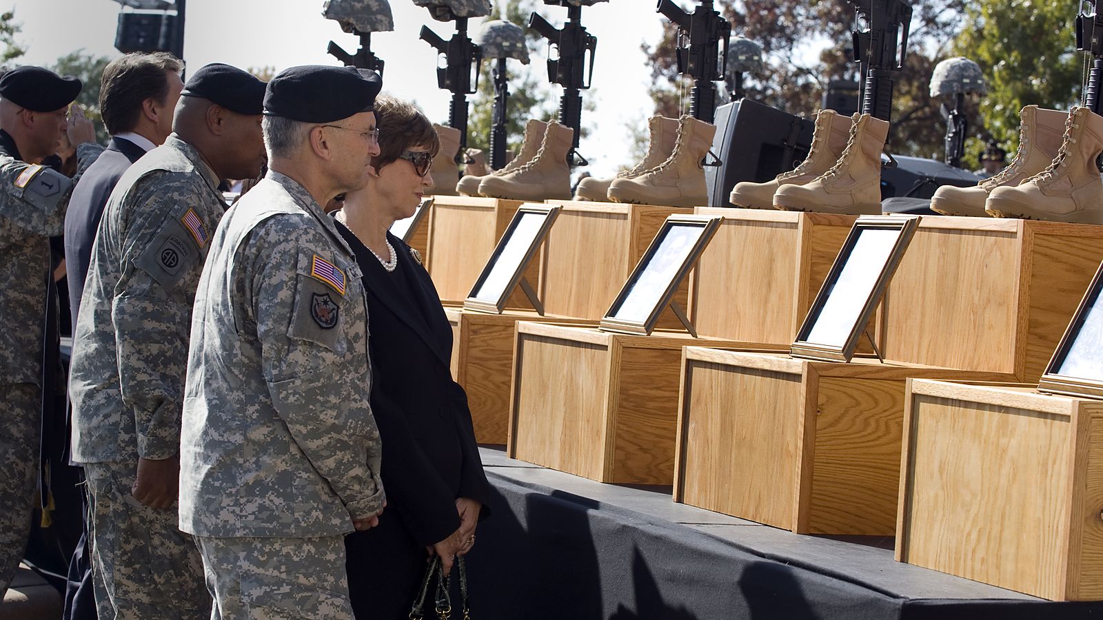 Trump approves death by Army firing squad for Fort Hood shooter Nidal Hasan — the first US military execution since 1961, if the civilian courts let it go ahead