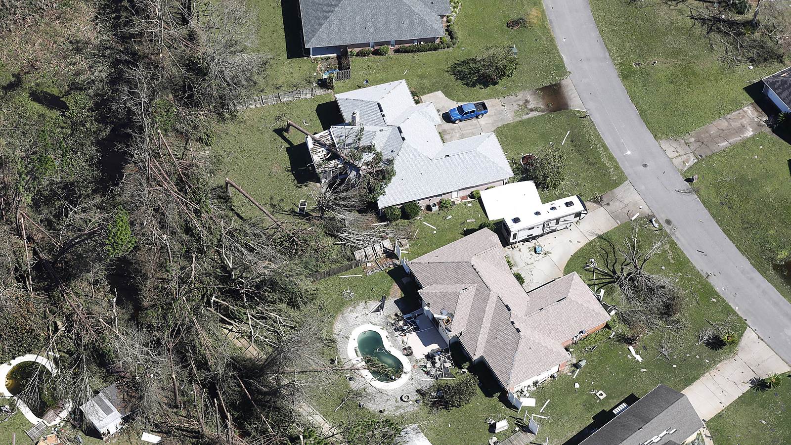 Hurricane Isaias kills at least four after a Category 2 landfall near Destin, Florida — gusts of 116 mph, a near-record surge and more than 700,000 customers without power